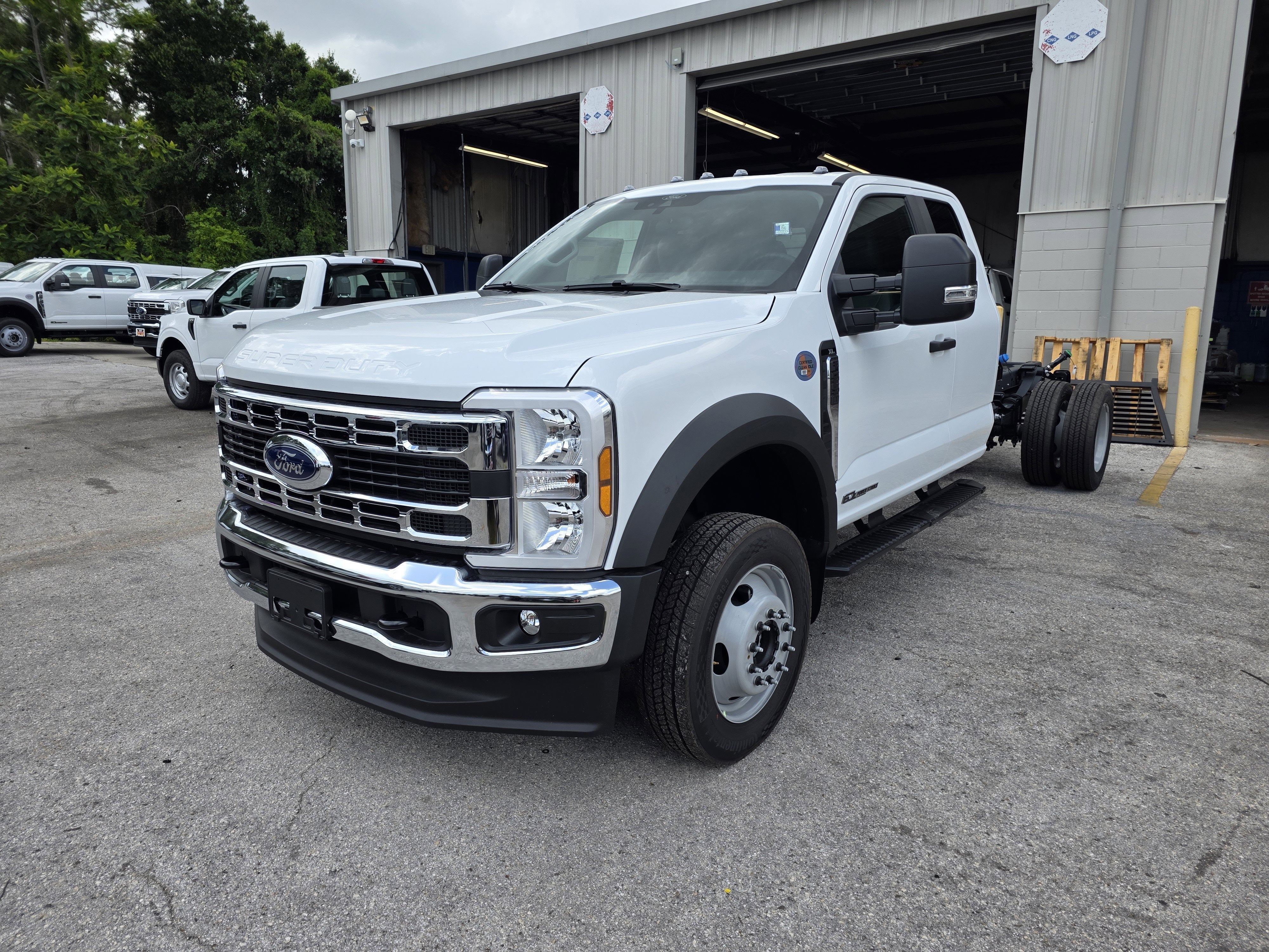 2025 Ford F-550 XL in Oxford White — front three-quarter view